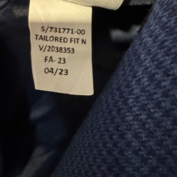 Banana Republic Textured Navy & Black Houndstooth Blazer - Picture 3 of 6